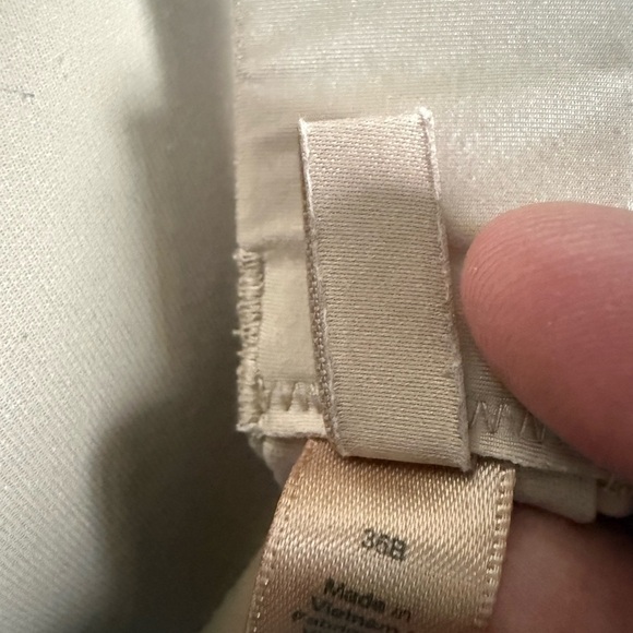 SKIMS Black and Tan Bra Natori Black Bra - Picture 4 of 6